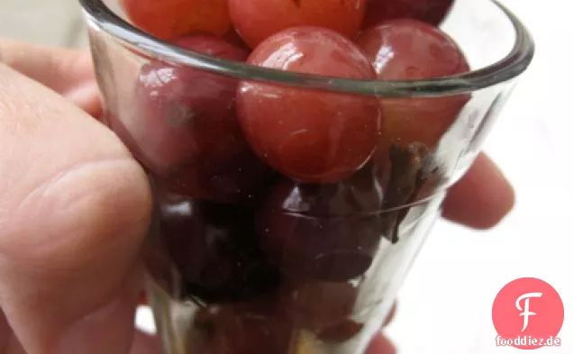 Knusprig, würzig eingelegte Trauben