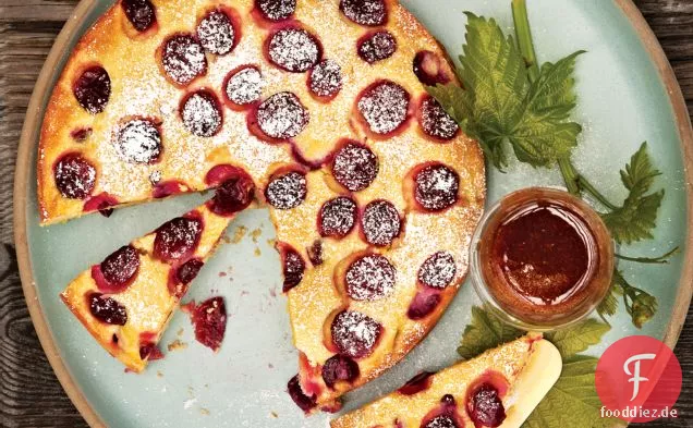 Erntekuchen mit Trauben und Sangiovese-Sirup