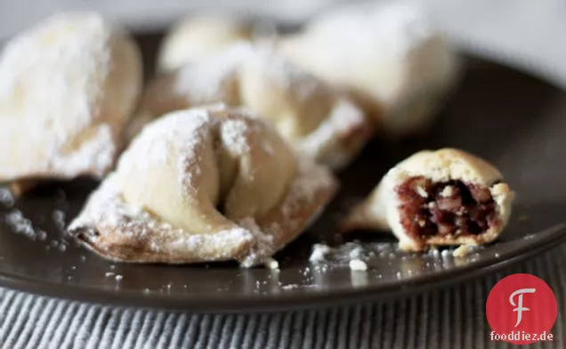Celli Ripieni (Traubenmarmelade Knödel)
