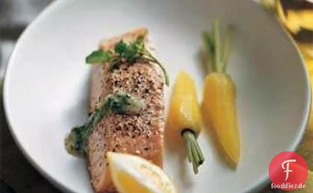 Gedämpfter Lachs mit Brunnenkressesauce