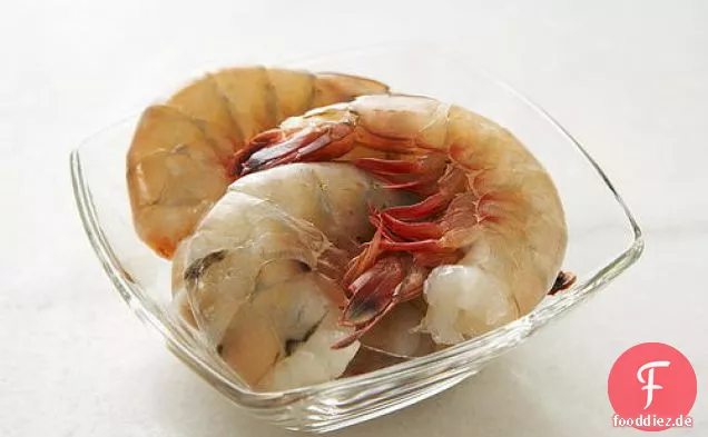 Garnelen- und Traubensalat mit Dill