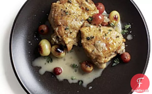 Geschmortes Hähnchen mit Gewürztraminer und Trauben
