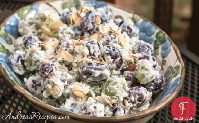 Cremiger Traubensalat mit Mandeln