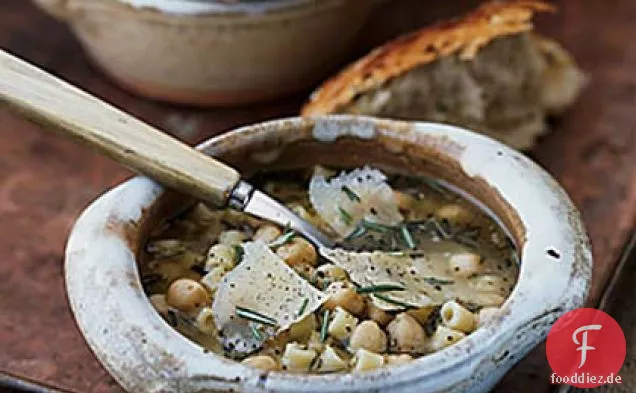 Kichererbsen-Nudelsuppe