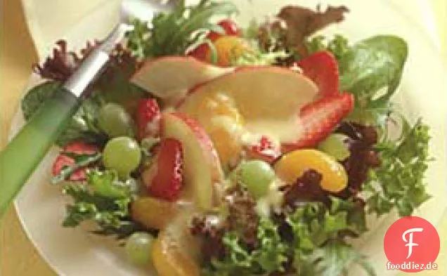 Obstsalat mit süßer Orangencreme