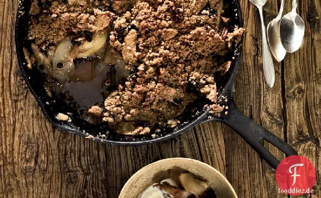 Skillet-gebackene Birne-Apfel-knusprig
