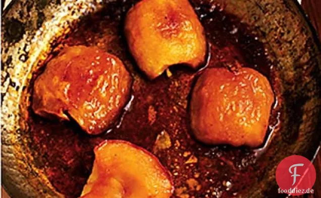 Gebratene Äpfel mit Buttermilch-Pudding-Sauce