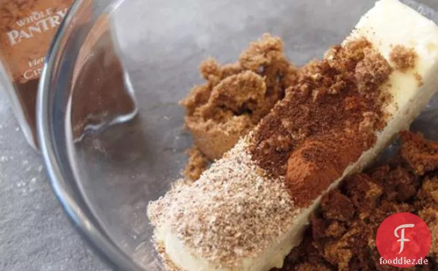 Heiß gebutterter Apfelwein mit Rum