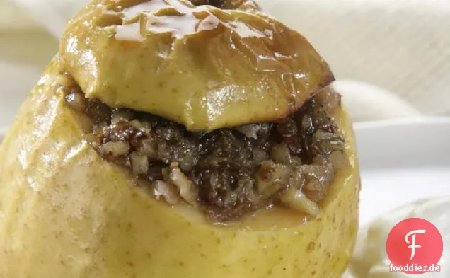 Gewürzter Bratapfel mit Walnüssen