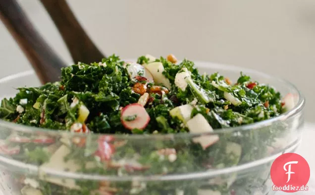 Deb ' s Kale-Salat Mit Apfel, Preiselbeeren Und Pekannüssen