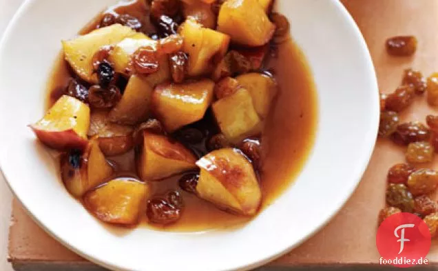 Klobige Apfel-Rosinen-Sauce