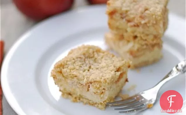 Apple Cheesecake Crumb Bars