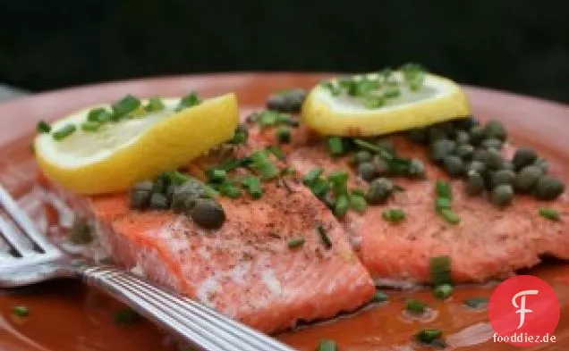 Lachs mit Zitrone und Kapern