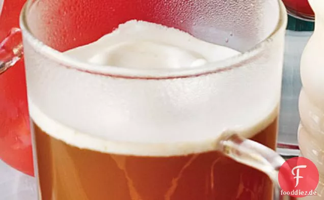 Warmer Apfelkuchen-Cocktail