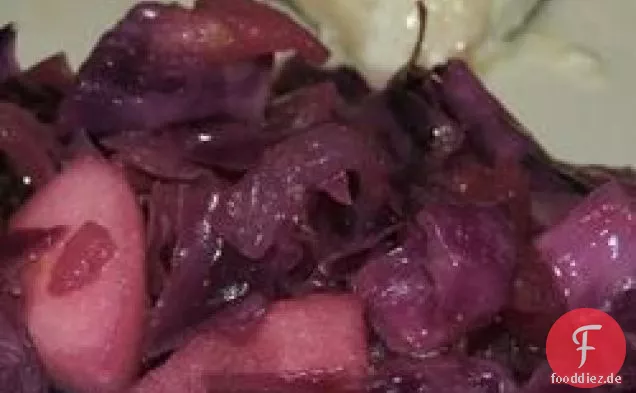Rotkohl und Äpfel