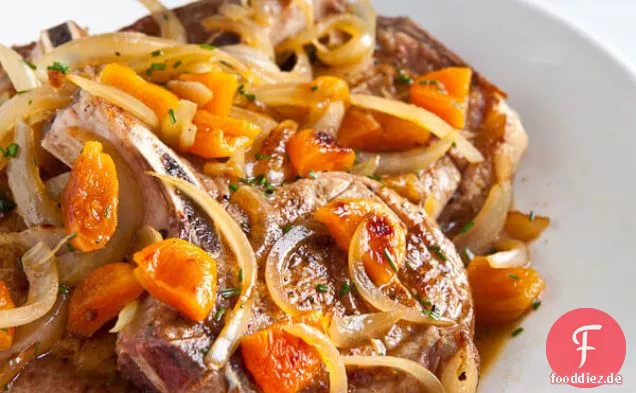 Schweinekoteletts mit Aprikosen-Brandy-Sauce