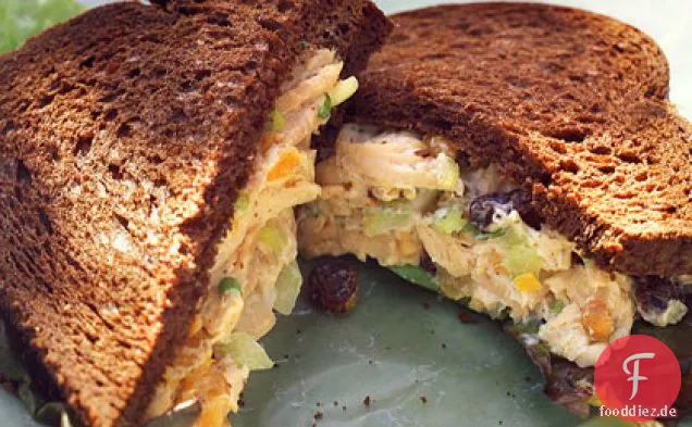 Aprikosen-Nuss-Truthahn-Salat-Sandwiches