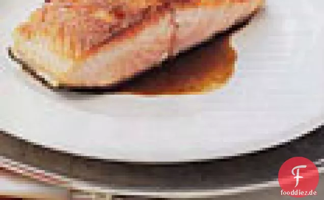 Gebratener Lachs mit Balsamico-Glasur