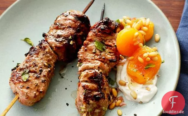 Schweinefleisch Souvlaki mit Honig Aprikosen