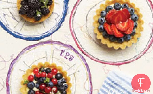 Beeren und Sahnetörtchen