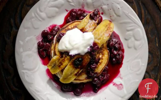 Pfannkuchen W/ Süße Beeren & Banane