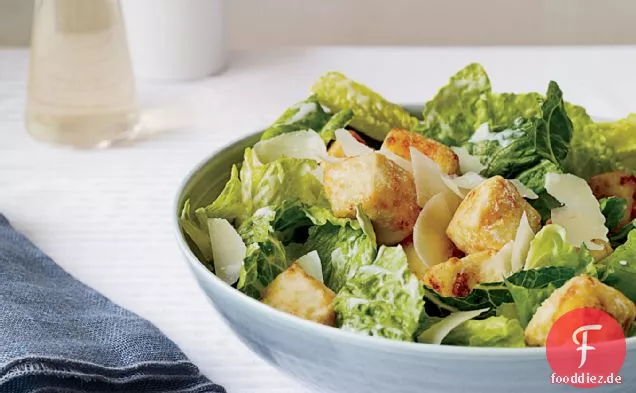 Caesar Salat mit Knusprigen Tofu-Croutons