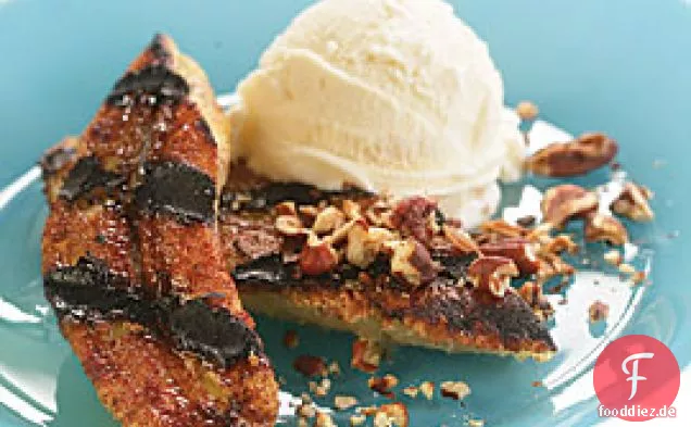 Gegrillte Zimt-Zucker-Bananen mit Vanilleeis & Bourbon