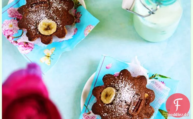 Schokoladen-, Haselnuss-, Bananen- und Olivenöl-Teekuchen