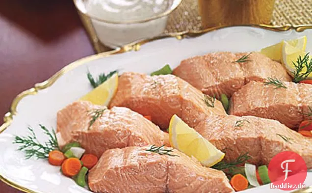 Pochierter Lachs mit Senfsauce