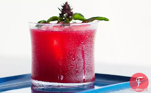 Blackberry gin Fizz