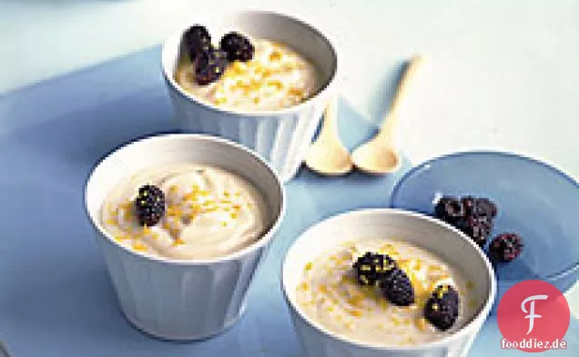 Zitronencreme mit Brombeeren