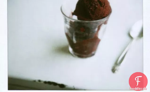 Blackberry gefrorener Joghurt