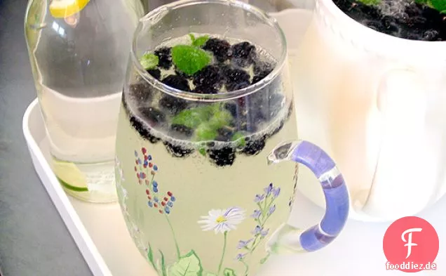 Blackberry Holunderblüten-Spritzer mit Minze