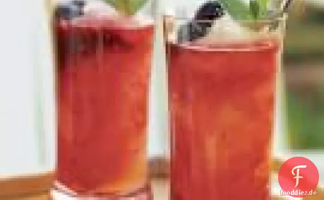 Gefrorene Limonade mit Brombeerpüree