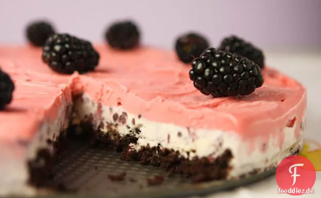 Schokoladen-Beeren-Eistorte
