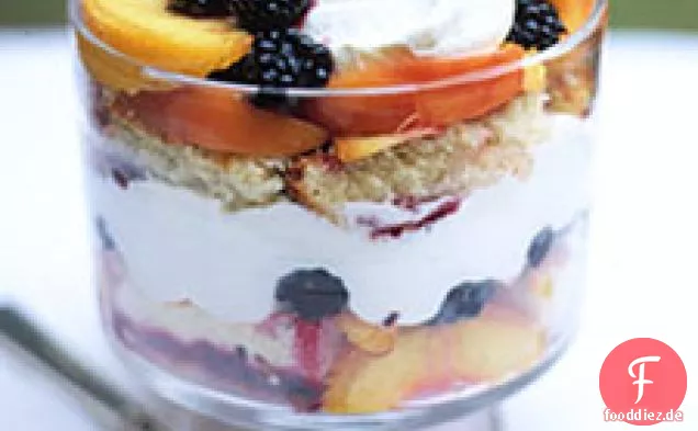 Blackberry-Pfirsich-Trifle