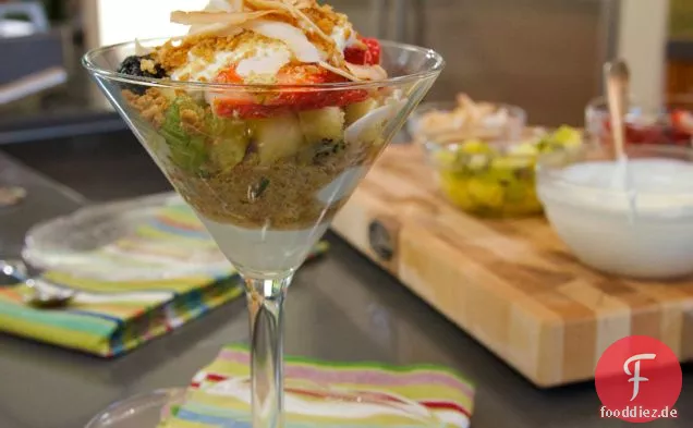 Kiwi/Beeren Parfait mit gerösteter Kokosnuss