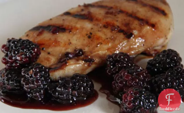 Granatapfel-glasiertes Huhn mit Brombeeren