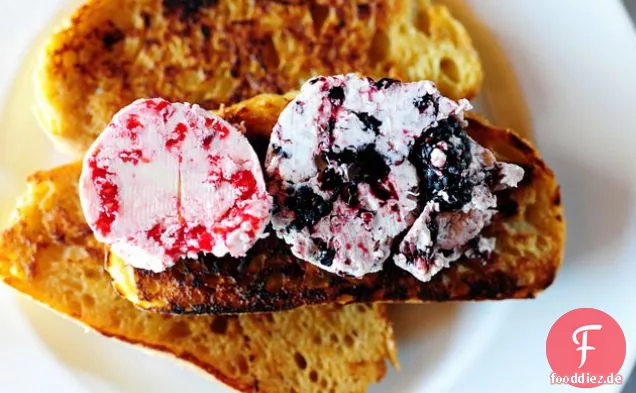 Französisch Toast mit Beeren Butter