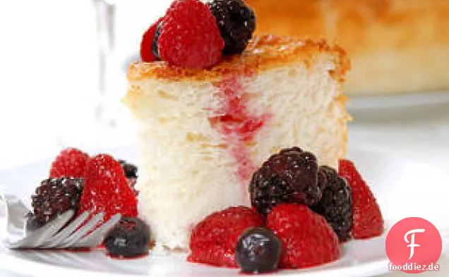 Engelskuchen und Beeren