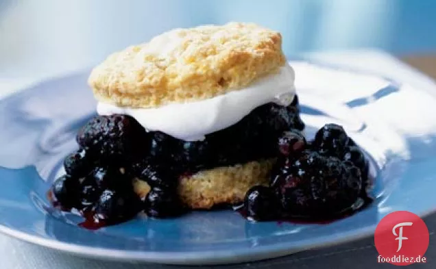 Heidelbeere-Brombeere Shortcakes
