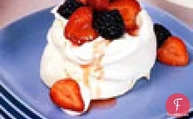 Gemischte Beere Pavlovas