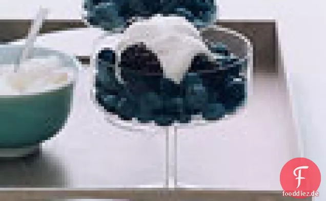 Beeren mit Geranium Creme