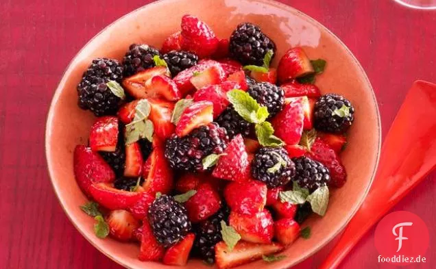 Erdbeersalat mit Balsamico-Kardamom-Dressing