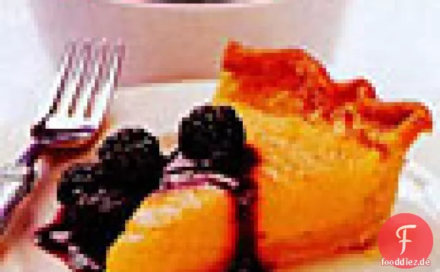 Zitronen-Schach-Torte mit Brombeer-Kompott