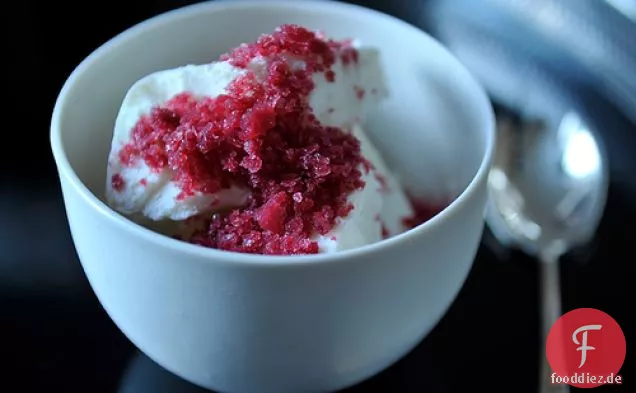 Feta gefrorener Joghurt mit Blutorange und Minze Granita