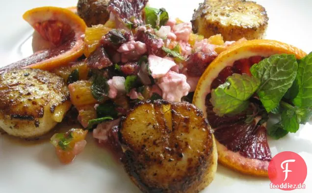 Gebratene Jakobsmuscheln Mit Blutorange, Minze Und Feta-Salsa