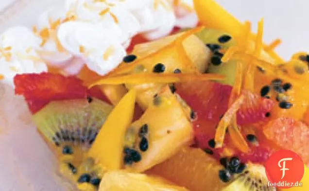 Passionsfrucht-Zitrus-Salat mit Kokos-Baiser