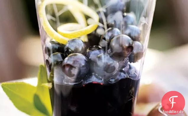 Blaubeeren in schwarzem Pfeffer-Syrah-Sirup