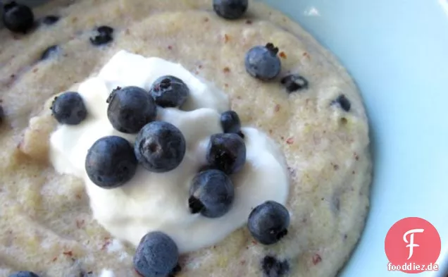 Heidelbeer-Mandel-Morgen-Polenta